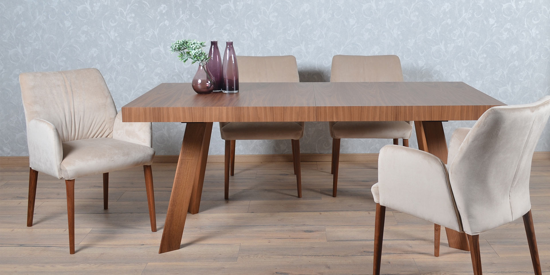 extendable dining table with walnut wood