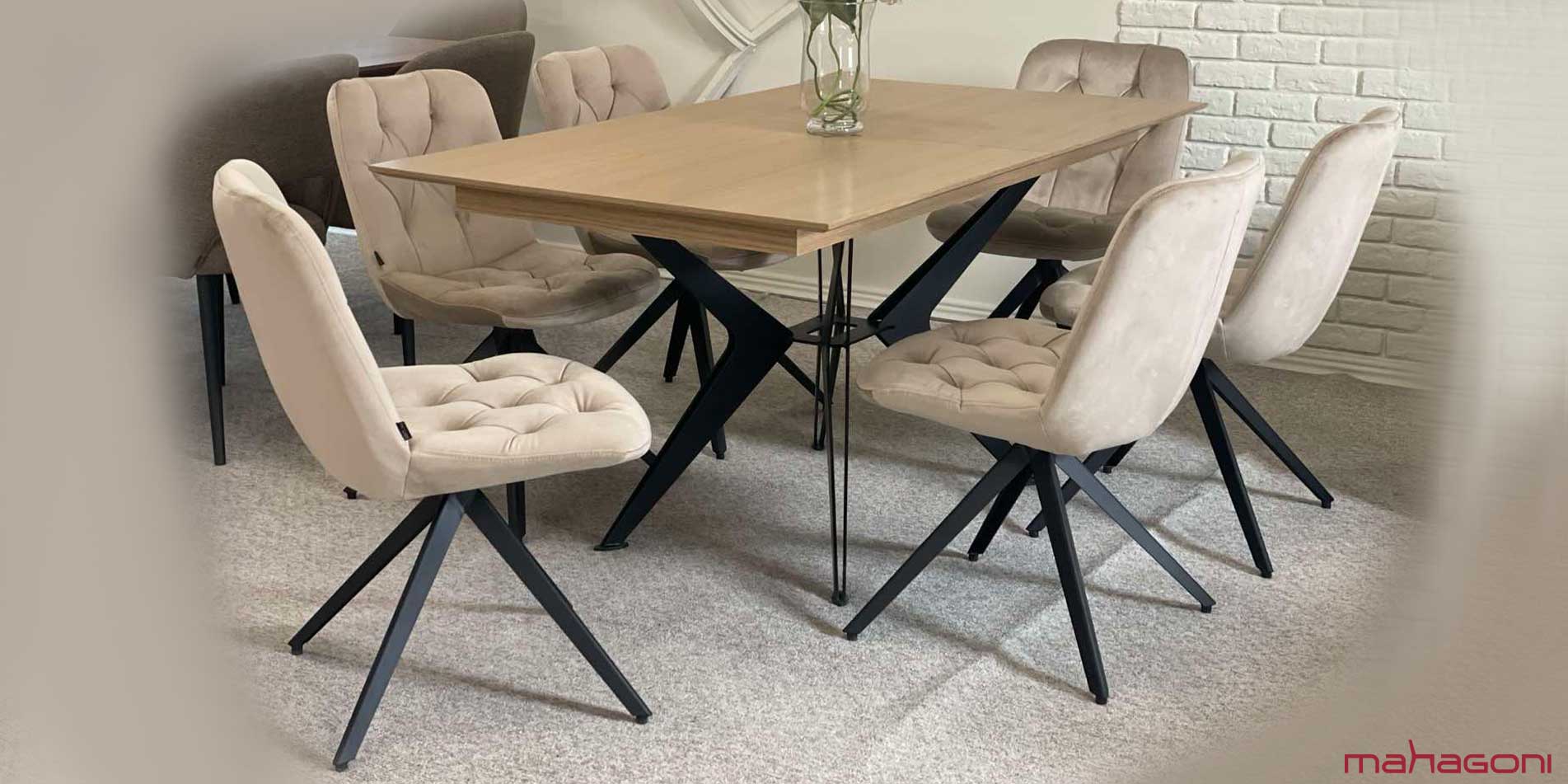 Dining chairs Chloe with steel legs and cream velvet with oak table