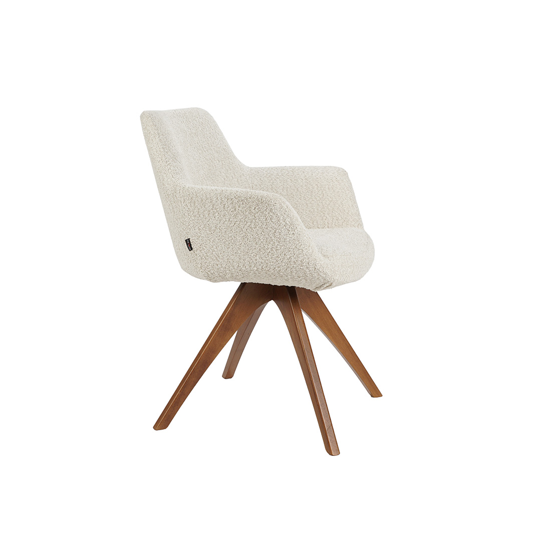 Трпезариската столица Керол со бука ногарки нијанса 3 и мебел штоф букле од штоф карта Glamur 2 cream.