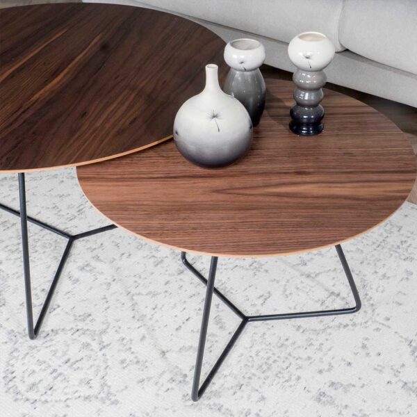 klub masi;ki Sirius, vo kuzna forma so plotna orev MDF i crni metalni nogarki.