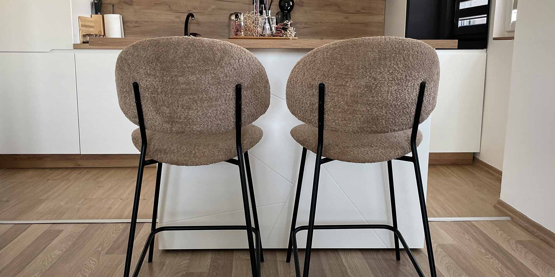 Counter chair Alexis in beige boucle and black metal legs