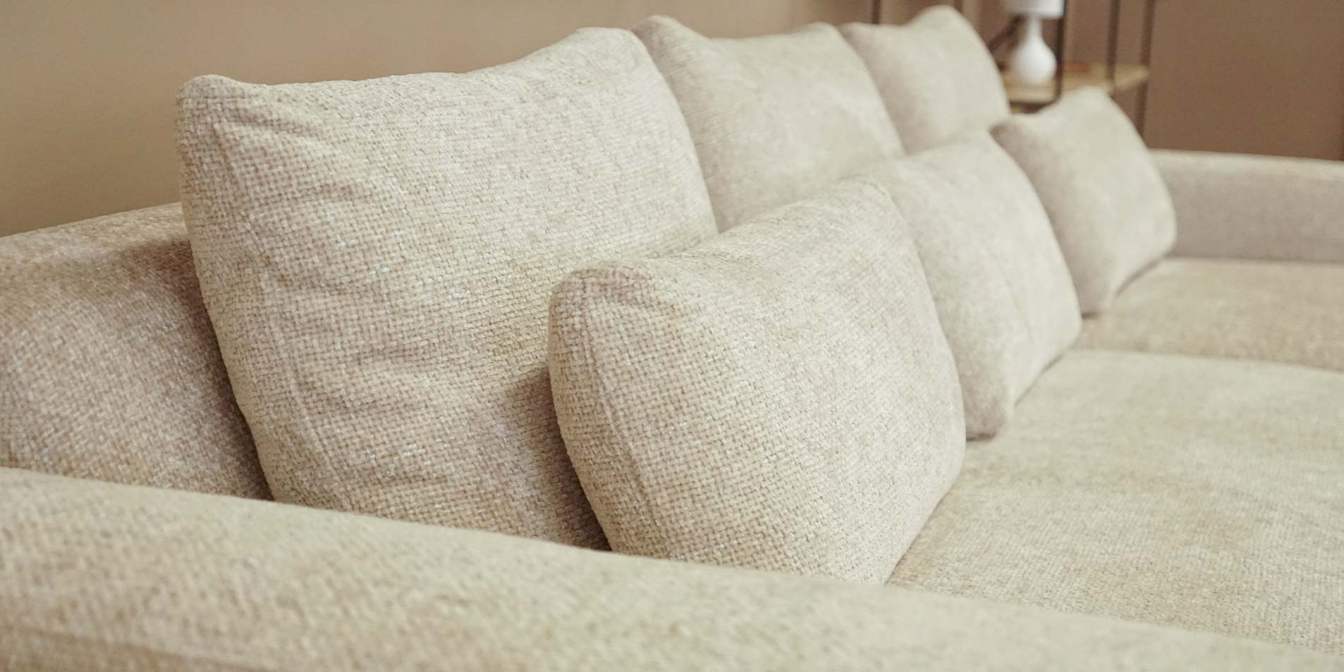 Agolna garnitura Capri vo svetlo krem mebel stof.