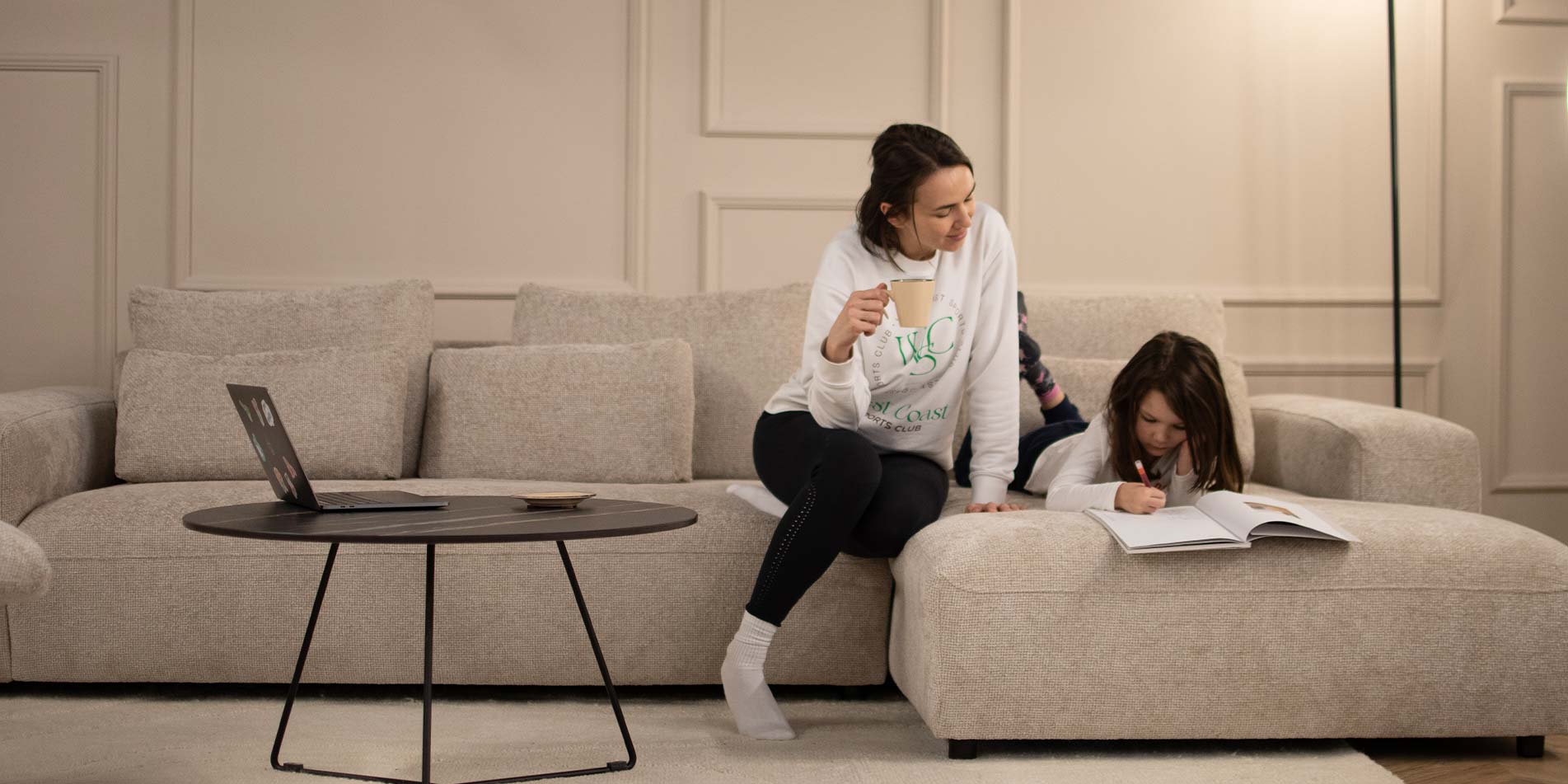 Agolna garnitura Capri vo svetlo krem mebel stof.