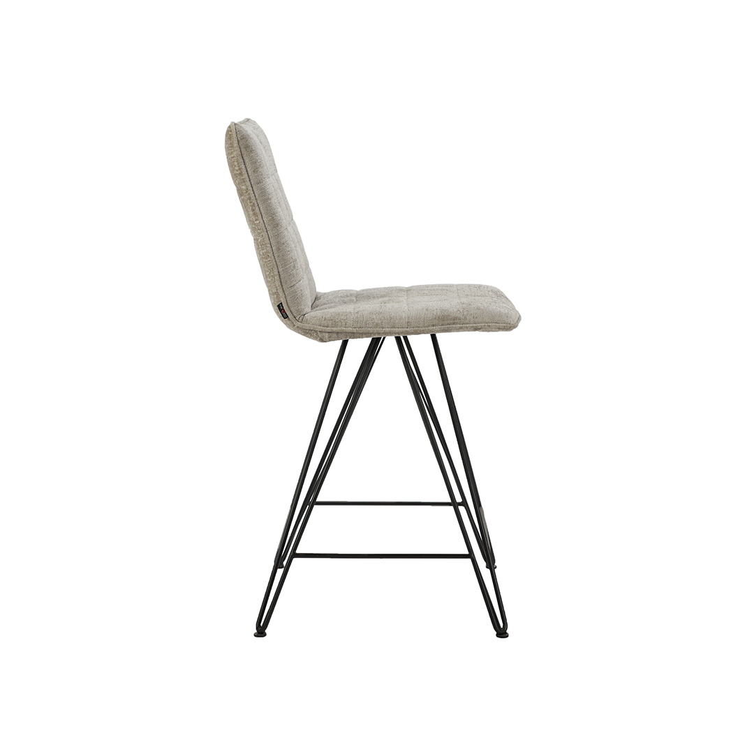 Барска столица за шанк со метални ногарки и беж мебел штоф