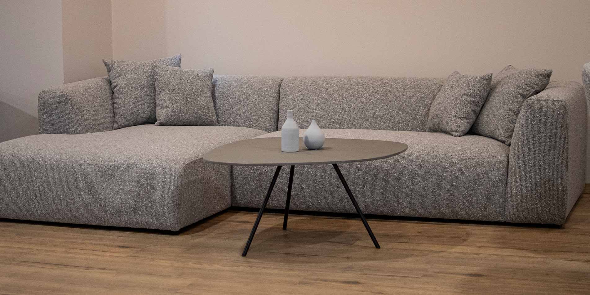 Agolna garnitura Vanity vo siv mebel stof.