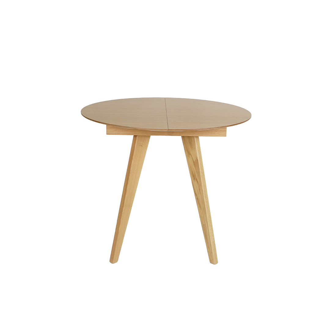 Мала кружна трпезариска маса од дрво даб, со опција за продолжување од 35 cm.