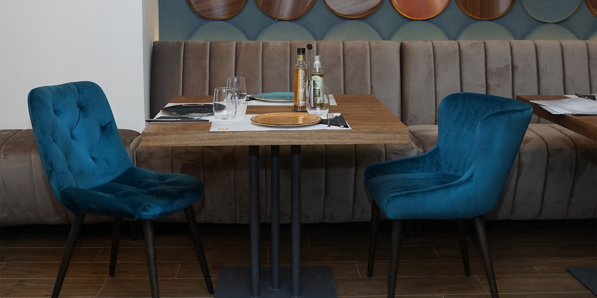 design restaurant bench seating in nougat