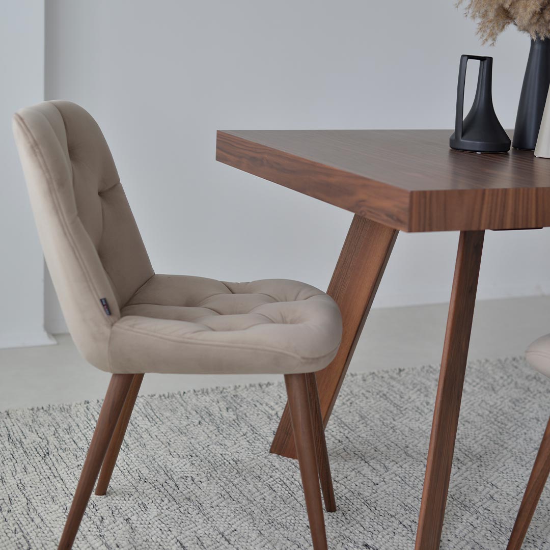 dining-chair-chloe-with-wooden-legs-2