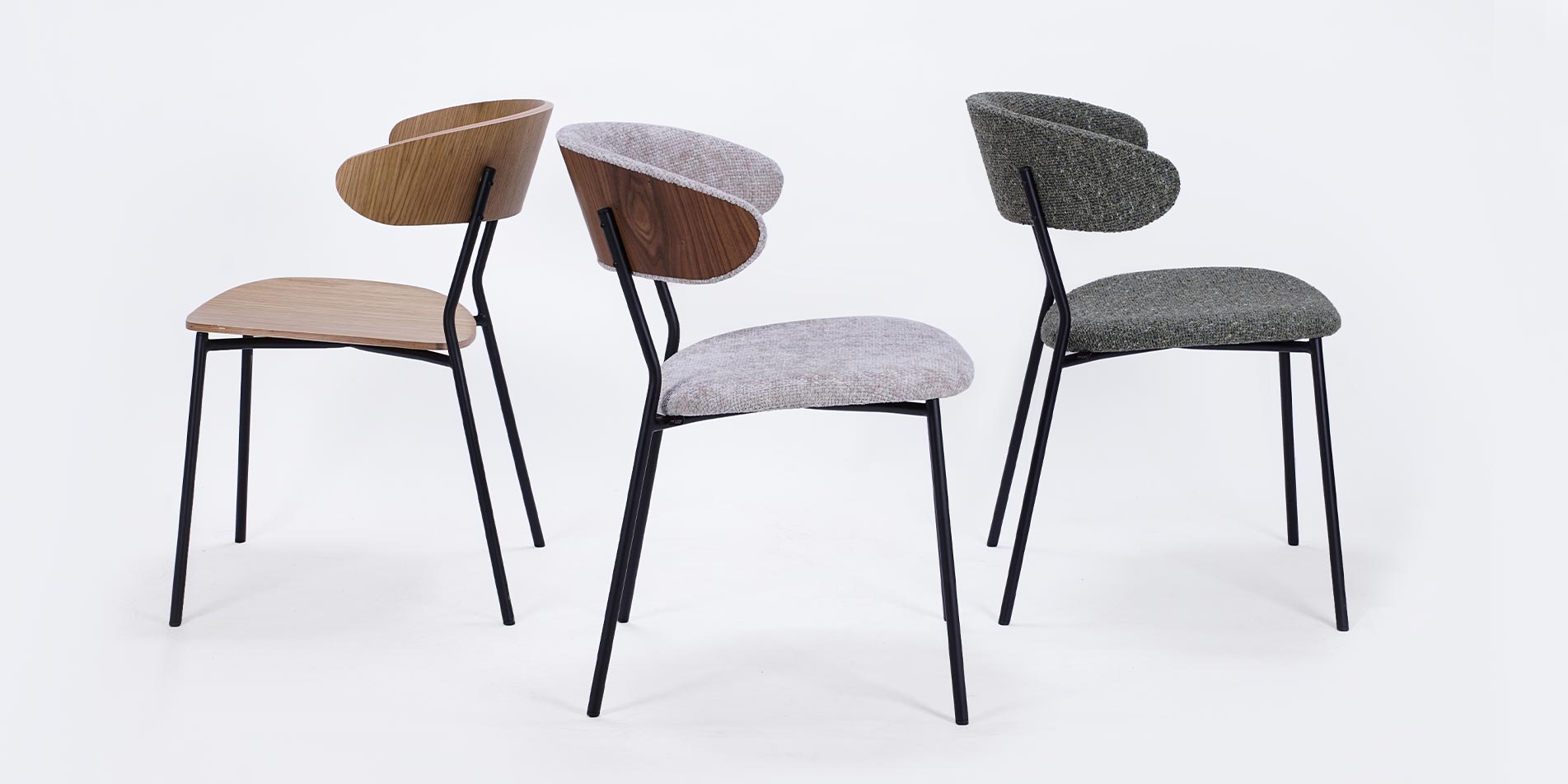 Tri kombinacii na Oasisi stolica, ednata celata vo furnir od dab, drugata so furnir orev vo grb i tretat celata vo mebel stof. 