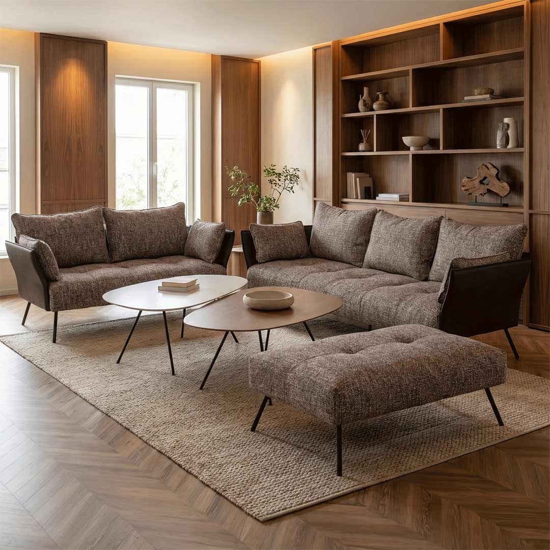 Дневна соба во кафеав мебел штоф од Махагони.