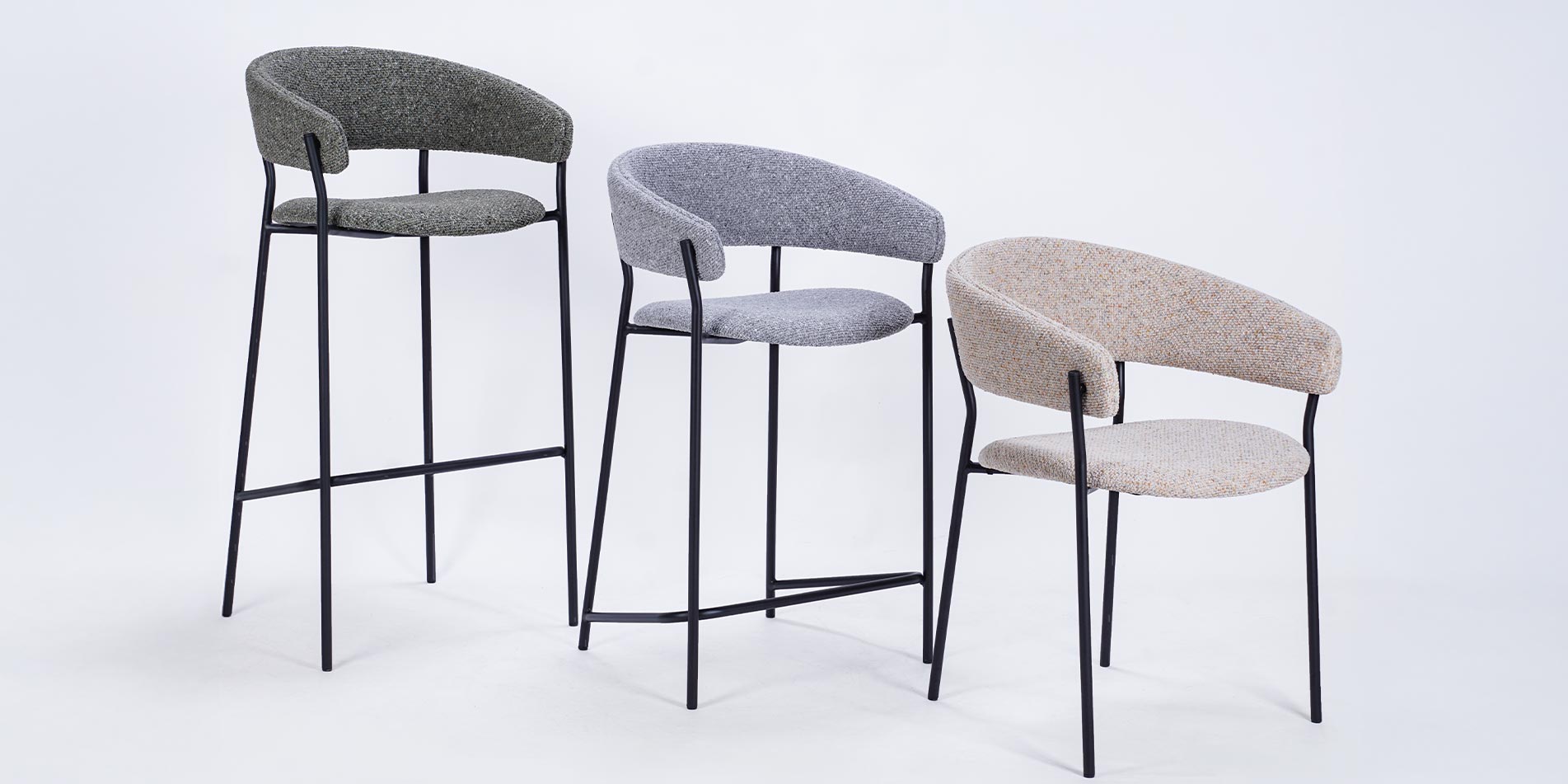 Барска и трпезариска столици Амели со метални ногарки и удобно тапацирано седло со раконаслон.