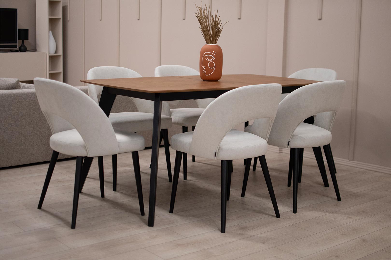 Трпезариски сет со маса Ригел со орев MDF плотна и столици во крем велвет.