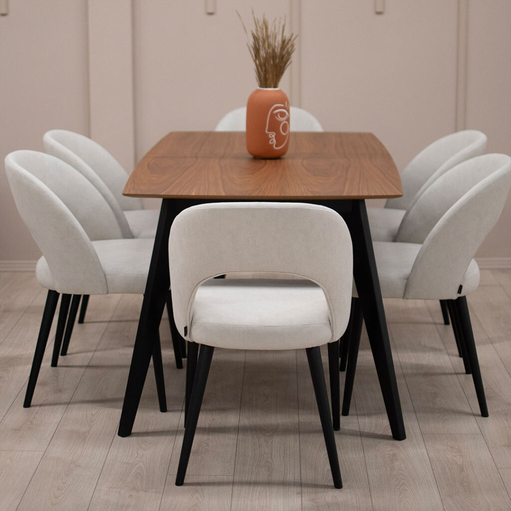 Трпезариски сет со маса Ригел со орев MDF плотна и столици во крем велвет.