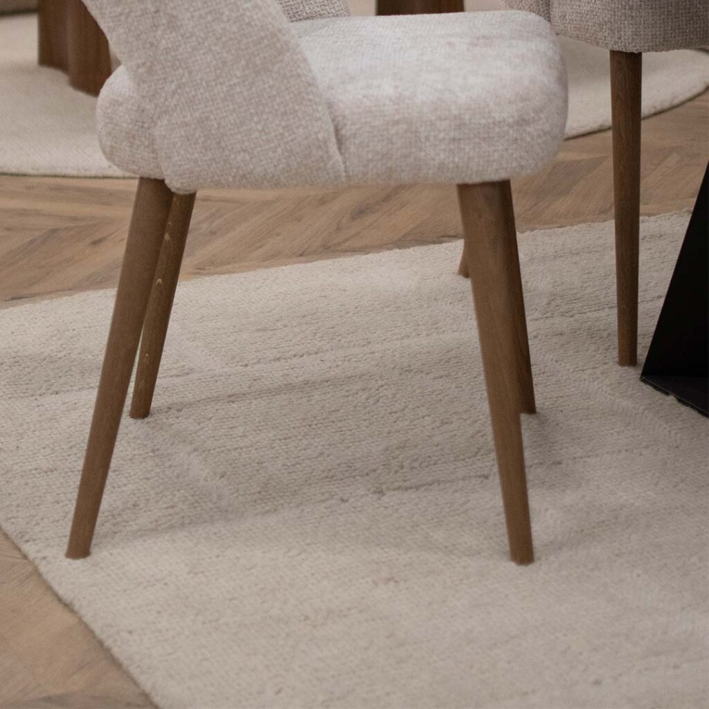 Volnen kilim vo ivory boja, 190/290 cm.