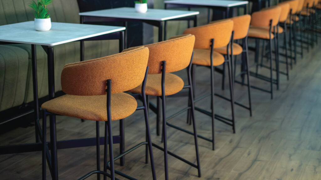 модерни барски столици за кујнски остров и бар