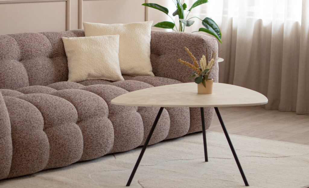 Клуб маси за модерна дневна соба