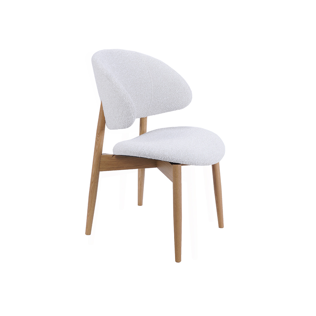 Трпезариска столица Celine со даб ногарки нијанса 440 и мебел штоф од втора категорија Capri 9534.